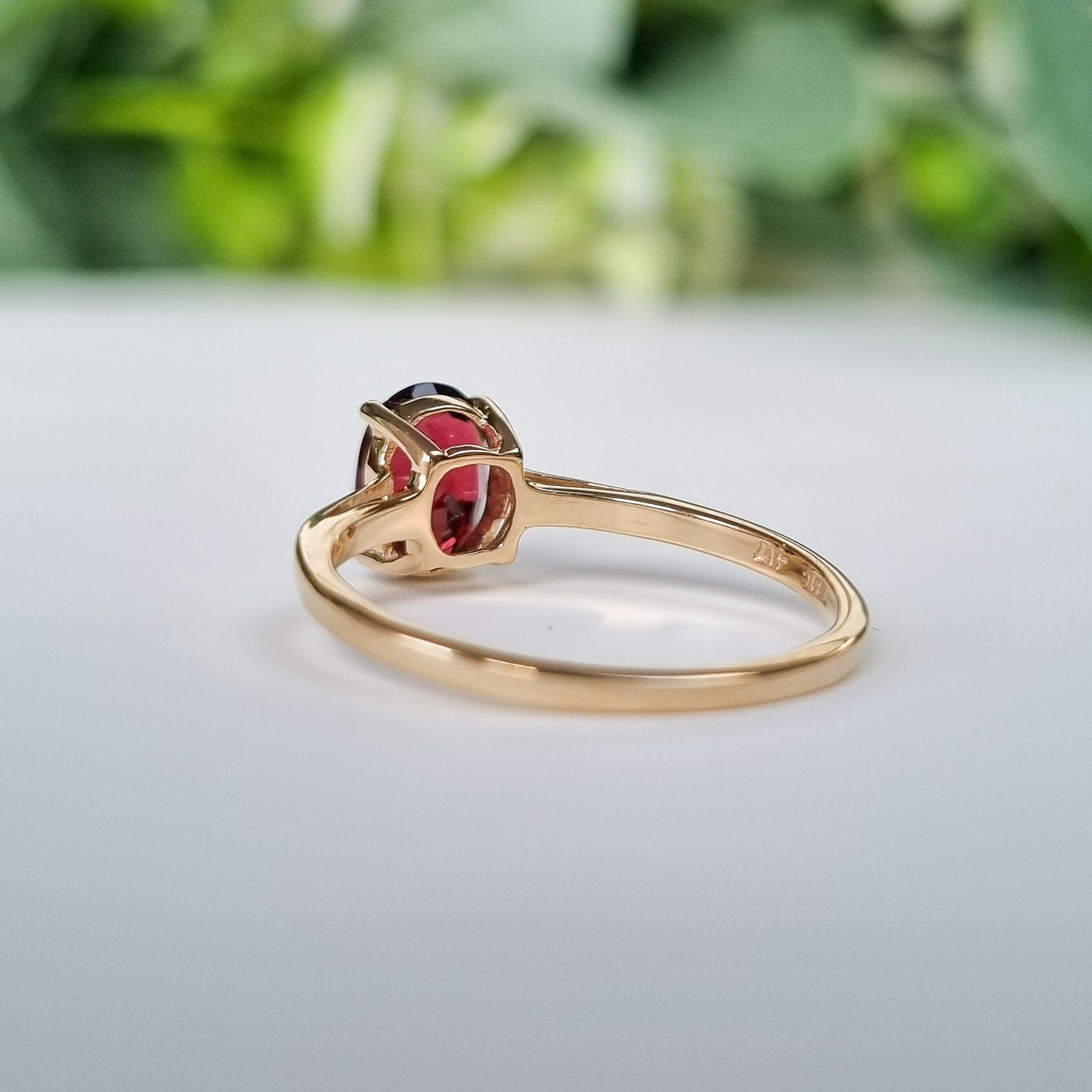 Vintage 9ct Yellow Gold Red Spinel Solitaire Ring