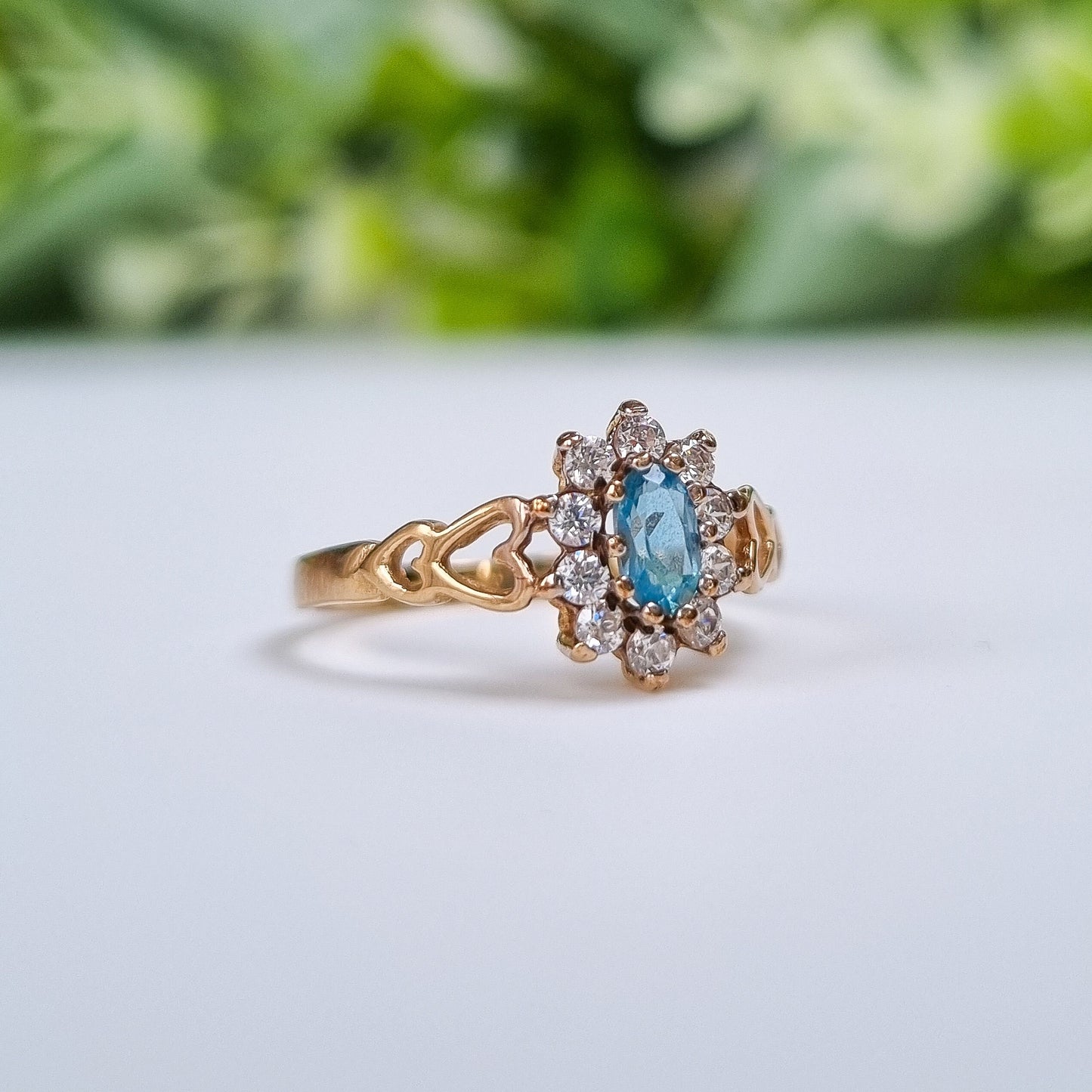 Vintage 9ct Yellow Gold Blue Topaz and Cubic Zirconia Cluster Ring