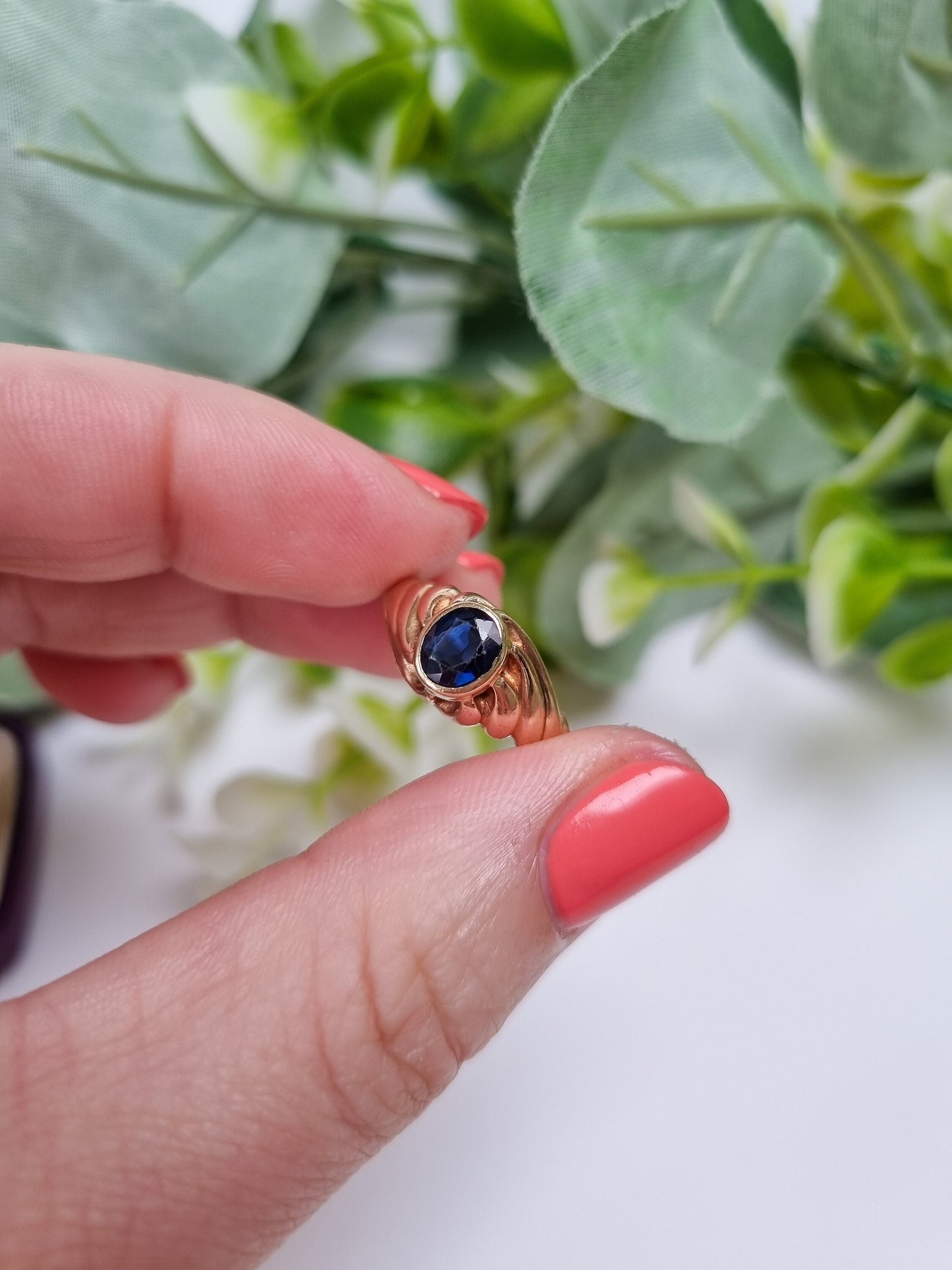 Antique Blue Sapphire 14ct Gold Ring in Pierced Setting