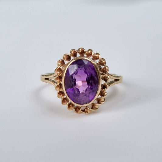 Vintage 9ct Yellow Gold Amethyst Solitaire Ring