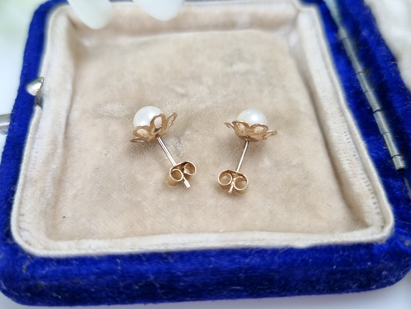 Vintage 9ct Gold Pearl Stud Earrings
