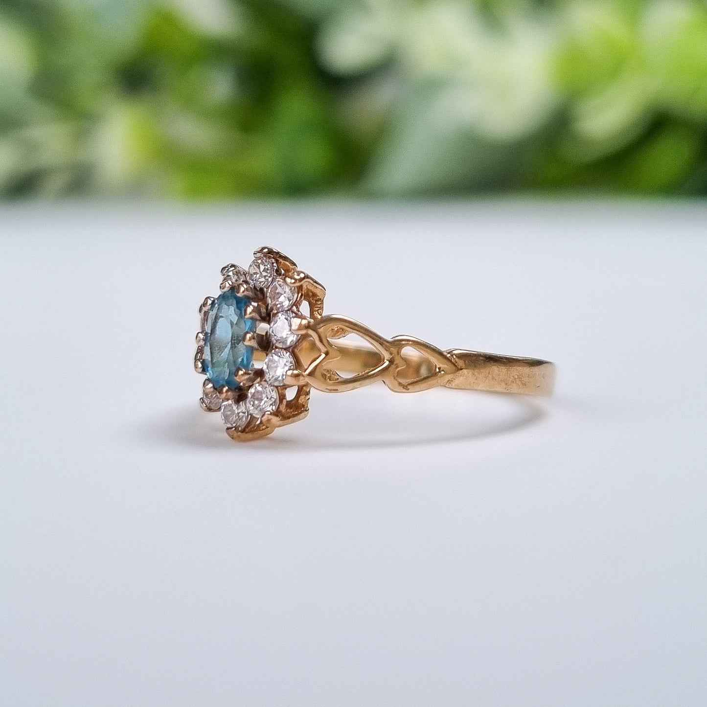 Vintage 9ct Yellow Gold Blue Topaz and Cubic Zirconia Cluster Ring