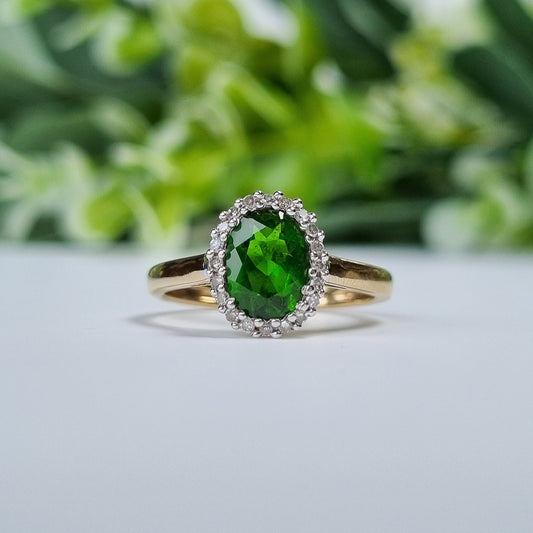 Vintage 9ct Yellow Gold Green Chrome Diopside and Diamond Ring